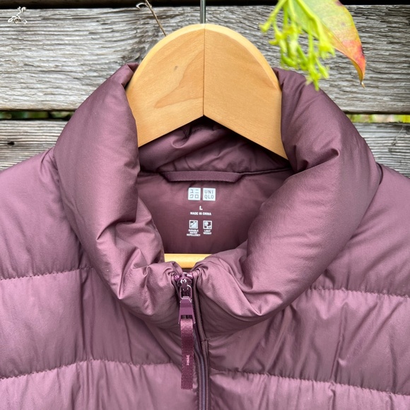 Uniqlo Ultralight Zip Front Quilted Nylon Jacket in Plum - Size L - Picture 2 of 7